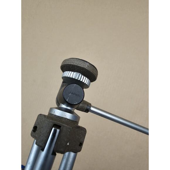 Vintage Mini Tripod Made In Japan - Picture 7 of 10